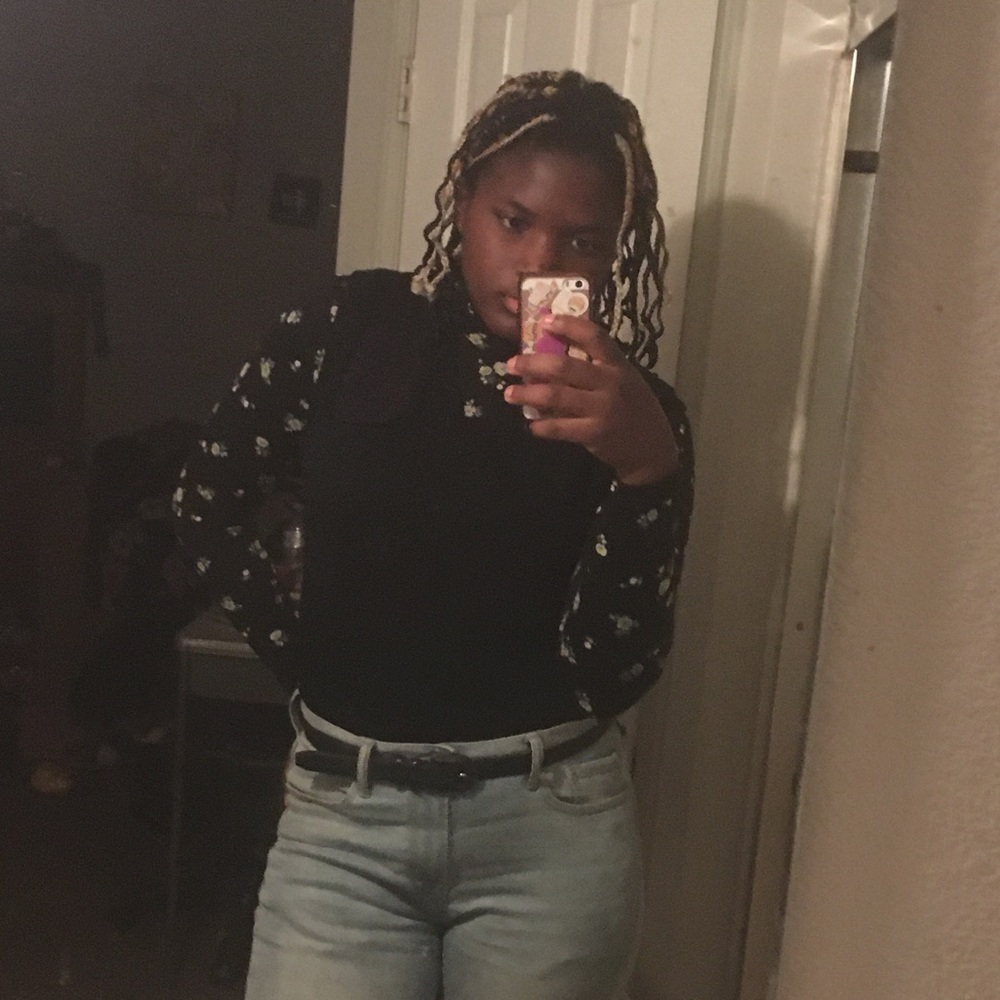 Meet your Posher, Toyin